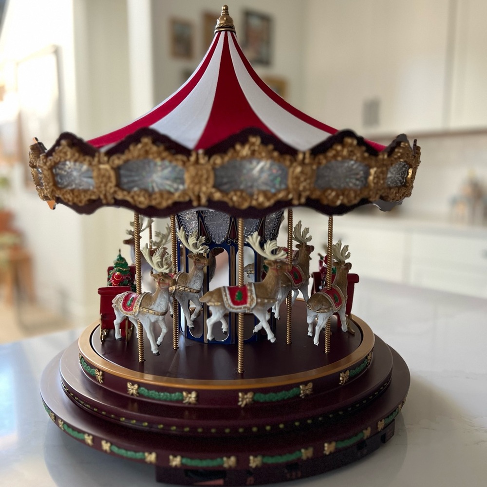 Marquee Deluxe Carousel With Box - Cracker Barrel - Picture 7 of 8